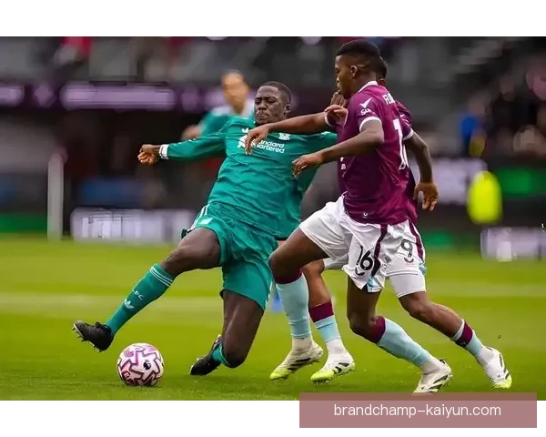 英超赛事中，森林遭遇惨败，表现提升亟待回暖