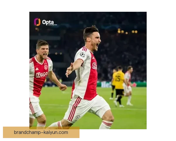 阿克于近期比赛中的关键表现引发关注，状态稳健助力球队争胜