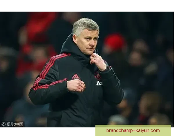 卡佩罗球队管理风格解析：纪律严明与战术执行力的结合